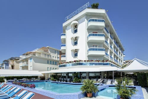 Внешний вид отеля Hotel Cavalieri Palace