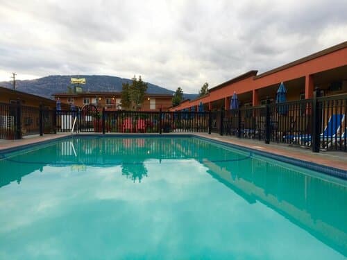Внешний вид отеля Sahara Courtyard Inn