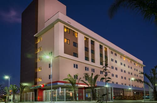 Внешний вид отеля Ibis Porto Alegre Assis Brasil