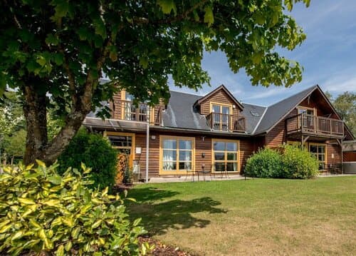 Внешний вид отеля Loch Lomond Waterfront Luxury Lodges