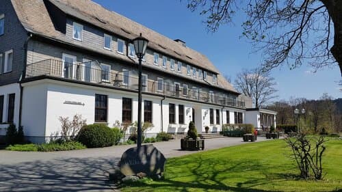 Внешний вид отеля Berghotel Hoher Knochen