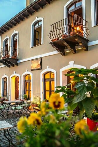 Внешний вид отеля Oikoperiigitis Hotel