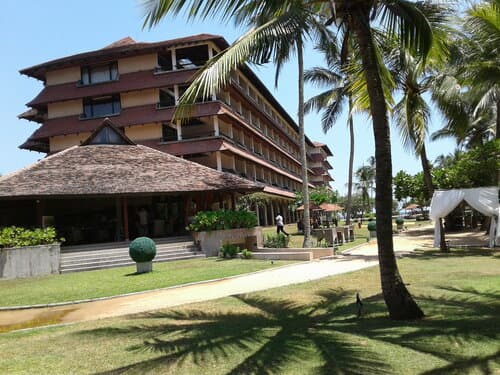 Внешний вид отеля Hikkaduwa Beach Hotel