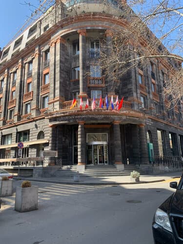 Внешний вид отеля Tufenkian Historic Yerevan Hotel