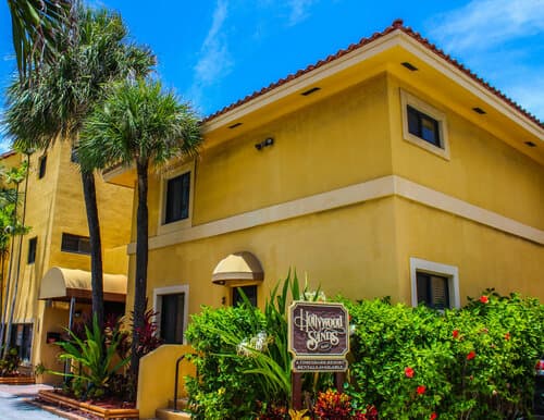 Внешний вид отеля Hollywood Sands Resort by Vri Americas