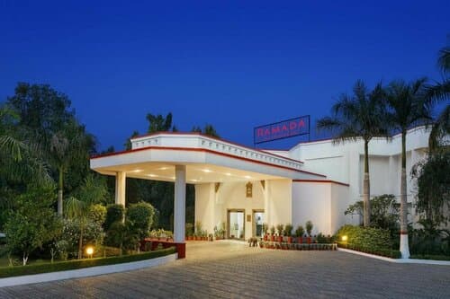 Внешний вид отеля Ramada by Wyndham Khajuraho