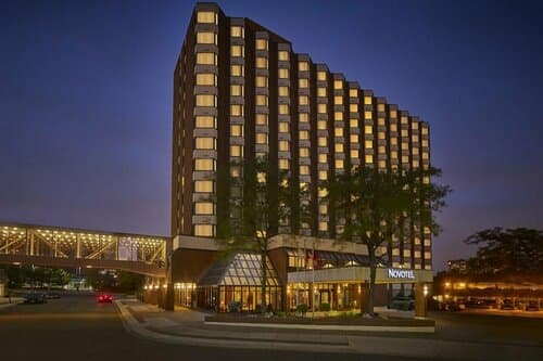 Внешний вид отеля Delta Hotels Toronto Mississauga