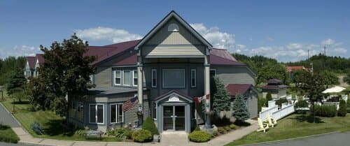 Внешний вид отеля Granite Town Hotel