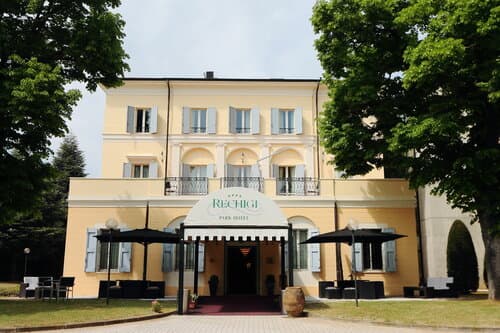 Внешний вид отеля Rechigi Park Hotel
