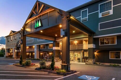 Внешний вид отеля Quality Inn & Suites Evergreen Hotel