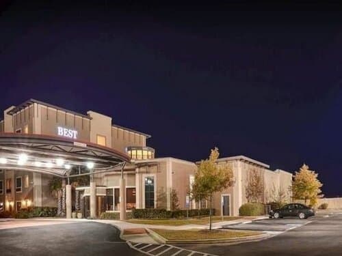 Внешний вид отеля Best Western Plus Lackland Hotel & Suites