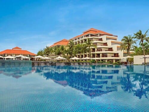 Внешний вид отеля Pullman Danang Beach Resort