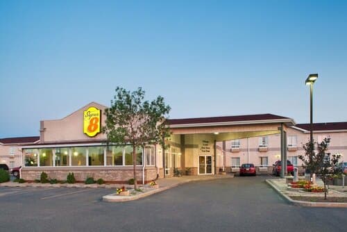 Внешний вид отеля Super 8 by Wyndham Brandon Mb