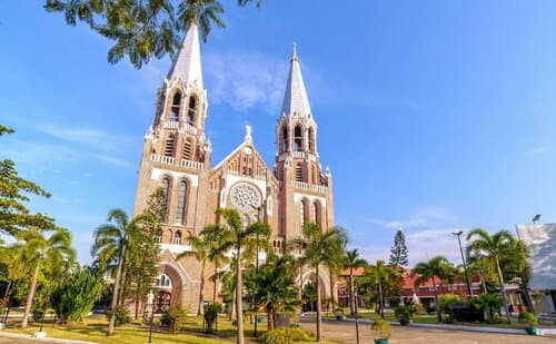 Внешний вид отеля New Yangon Hotel