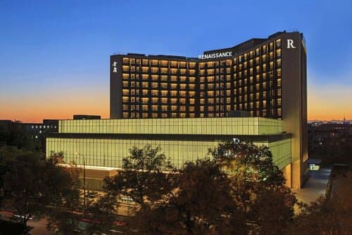 Внешний вид отеля Renaissance Beijing Wangfujing Hotel