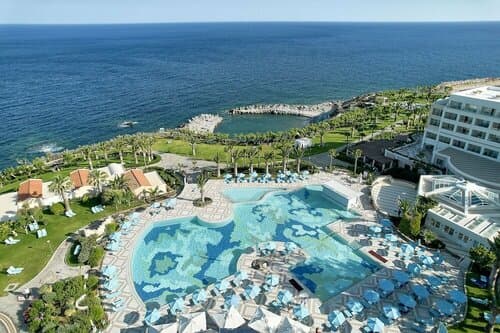 Внешний вид отеля Iberostar Creta Panorama & Mare
