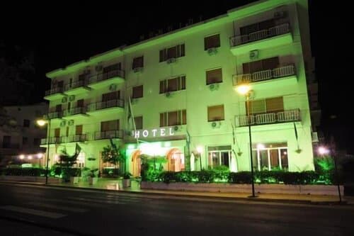 Внешний вид отеля Hotel Mondial