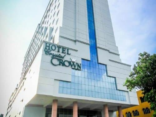Внешний вид отеля Crystal Crown Hotel