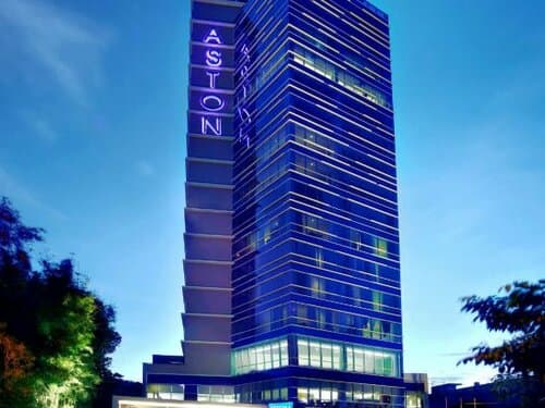 Внешний вид отеля Aston Makassar Hotel & Convention Center