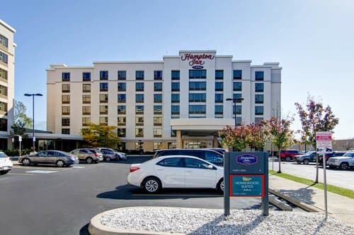 Внешний вид отеля Hampton Inn by Hilton Toronto Airport Corporate Centre