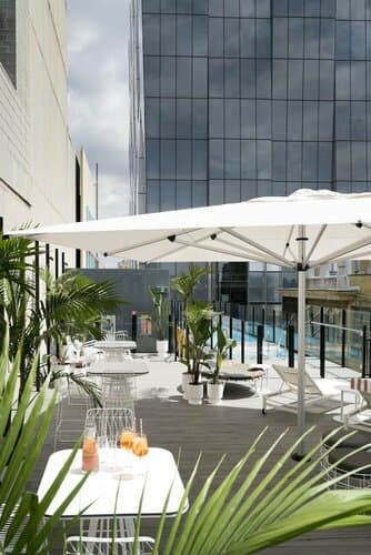 Внешний вид отеля Adelphi Hotel