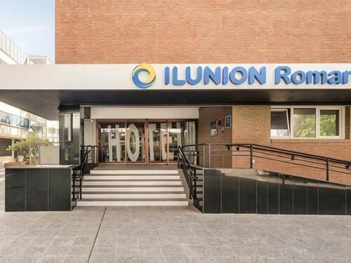 Внешний вид отеля Hotel Ilunion Romareda