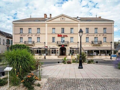 Внешний вид отеля Ibis Montargis