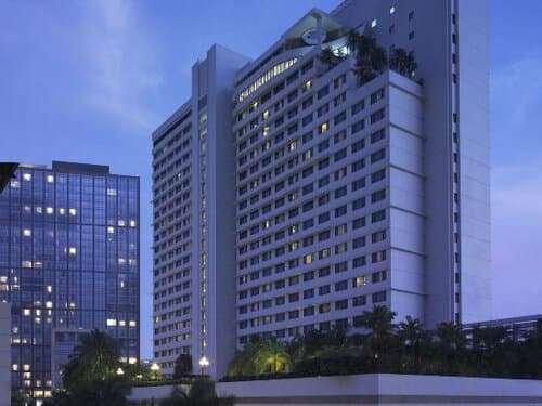 Внешний вид отеля New World Makati Hotel