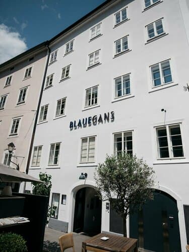 Внешний вид отеля ArtHotel Blaue Gans