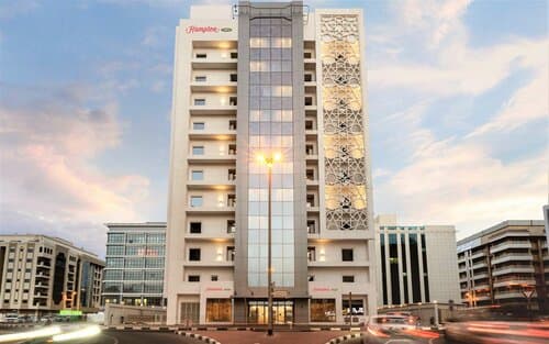 Внешний вид отеля Hampton by Hilton Dubai Al Barsha