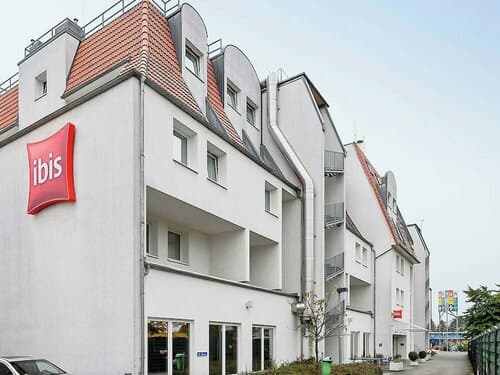 Внешний вид отеля Ibis Frankfurt Airport