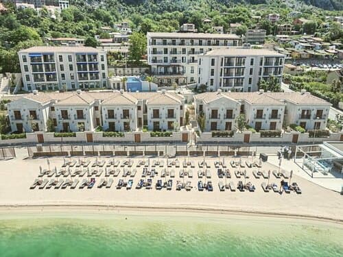 Внешний вид отеля Huma Kotor Bay Hotel and Villas