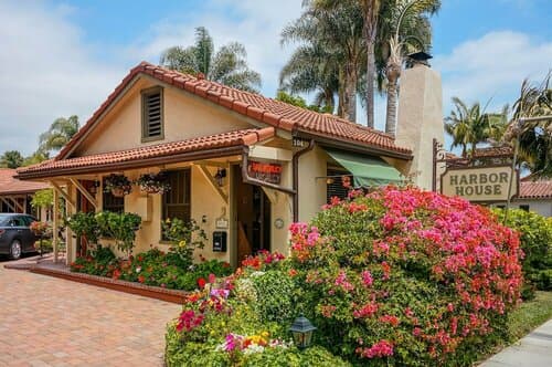 Внешний вид отеля Harbor House Inn