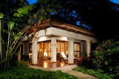 Внешний вид отеля Capitán Suizo Beachfront Boutique Hotel