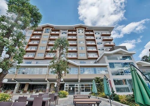 Внешний вид отеля Newtown Plaza Hotel