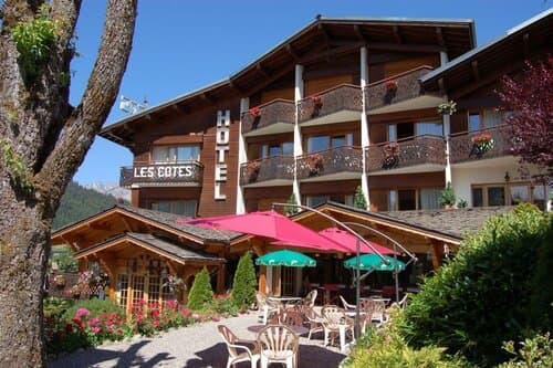Внешний вид отеля Hôtel Loisirs Les Côtes, Résidence et Chalets