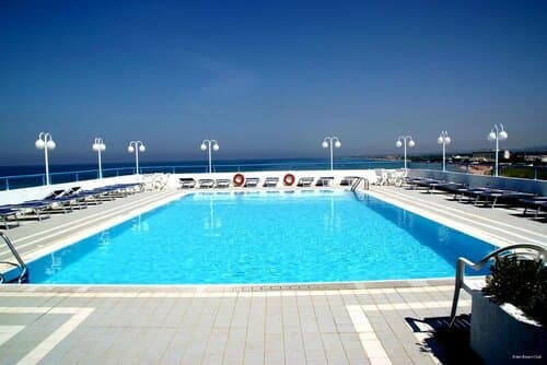 Внешний вид отеля Eden Beach Club