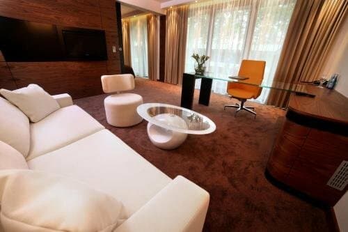 Внешний вид отеля Hotel Narvil Conference & SPA