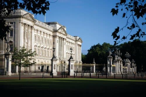 Внешний вид отеля Four Seasons Hotel London at Park Lane