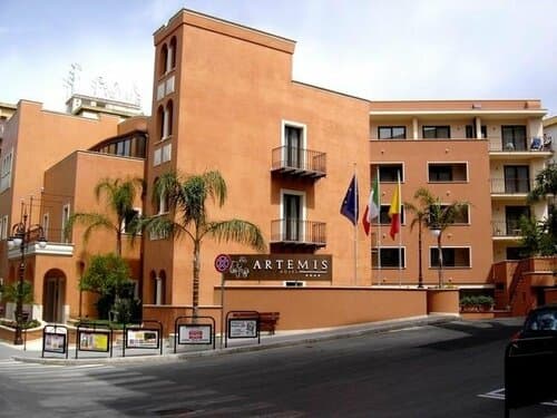 Внешний вид отеля Artemis Hotel