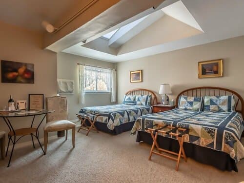 Внешний вид отеля Shaker Mill Inn
