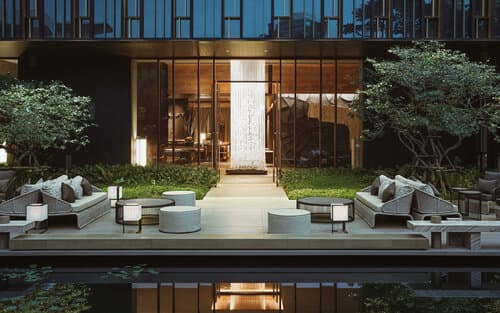 Внешний вид отеля Kimpton Maa-Lai Bangkok