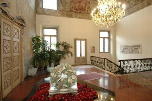 Внешний вид отеля Palazzo Arrivabene B&b