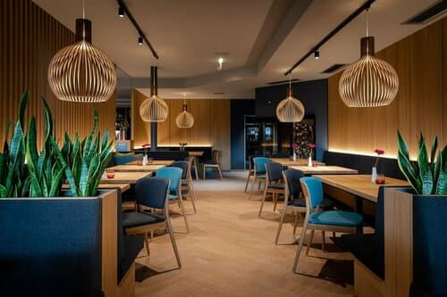 Внешний вид отеля EduCARE Hotel